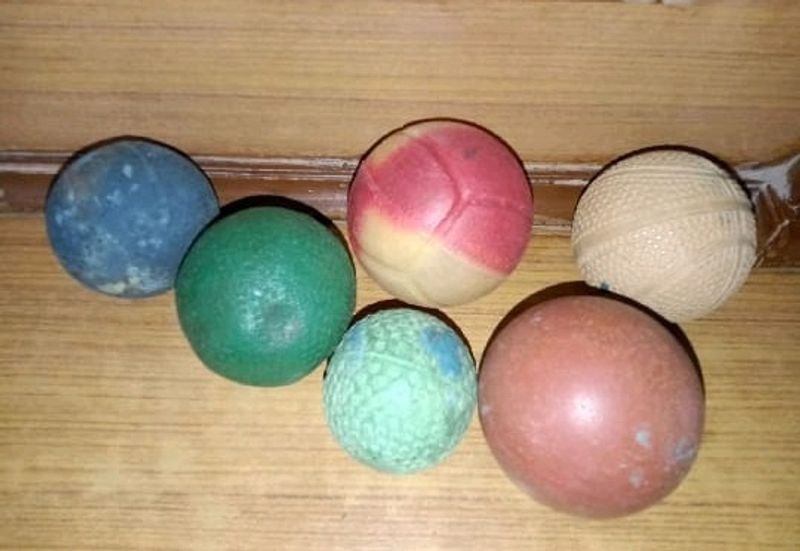 6 Balls For Games (1plastic, Rest Leather)