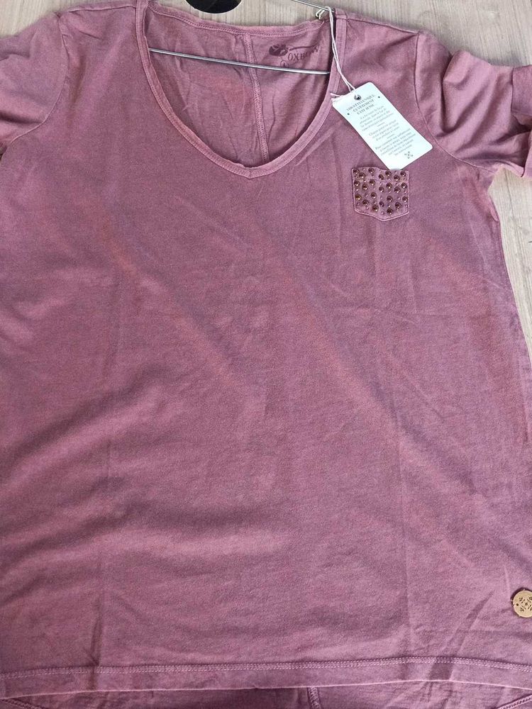 ✨ Never Used ✨Mauve V-Neck Tee