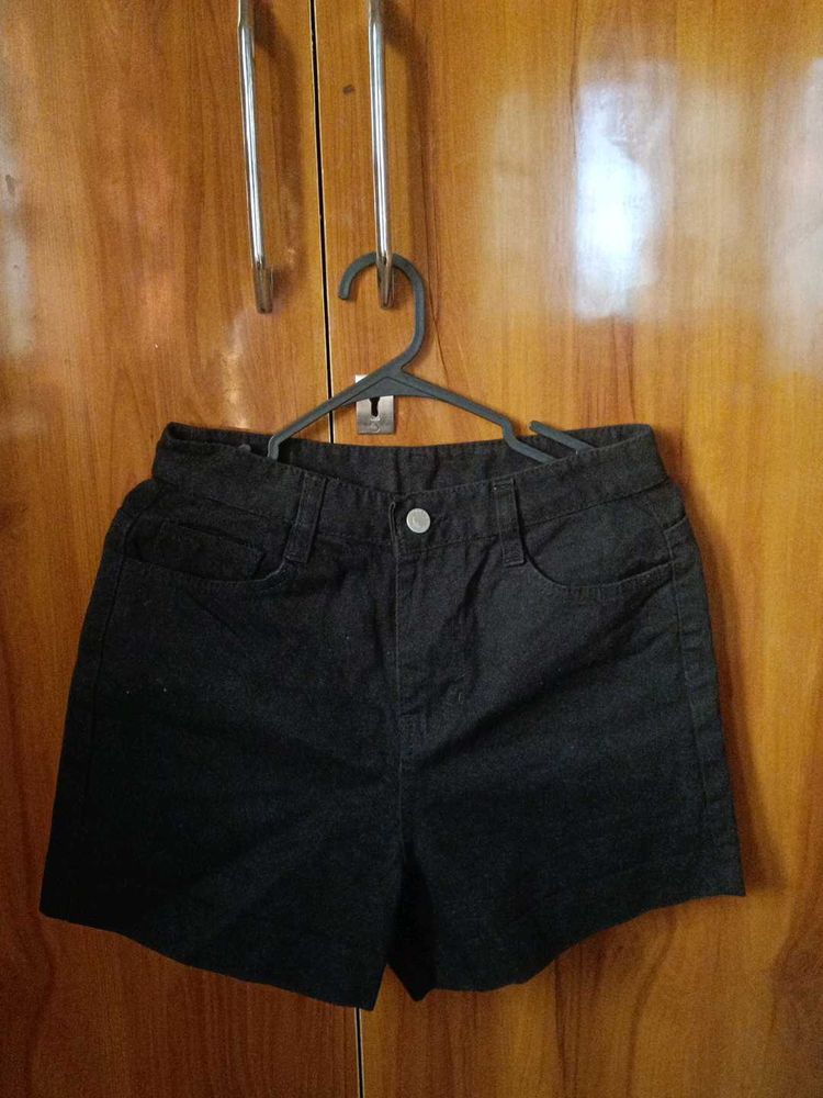 Balck denim shorts