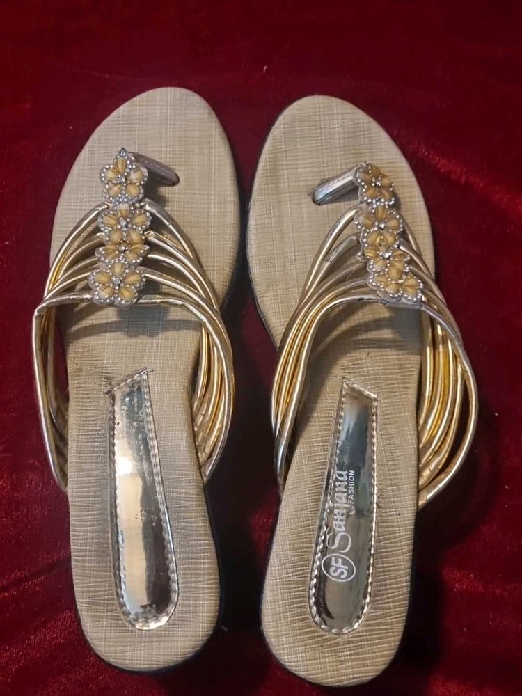Stylish Gold Flats