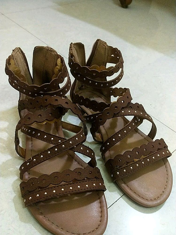 Sandals.No Return Refund