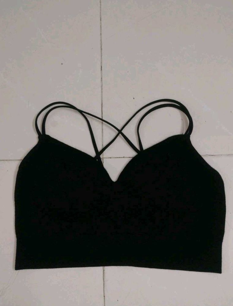 Savana women black criss cross sports bra