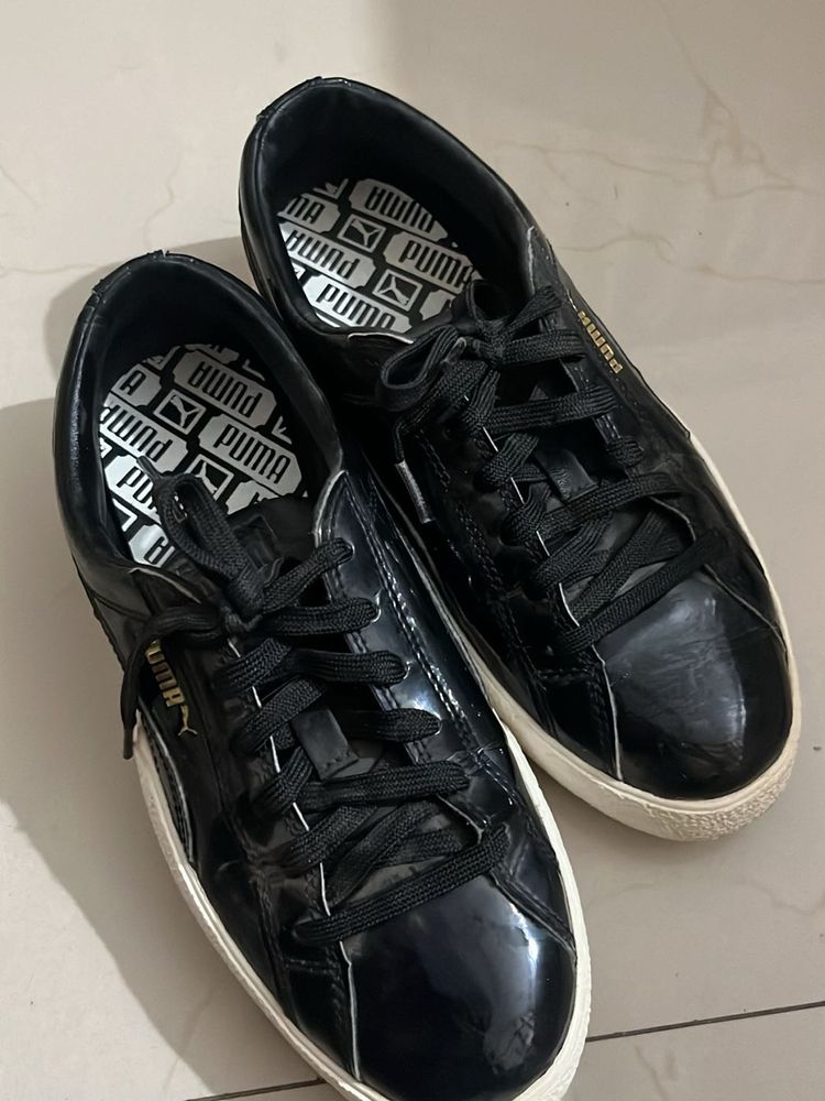 Black Puma Sneakers