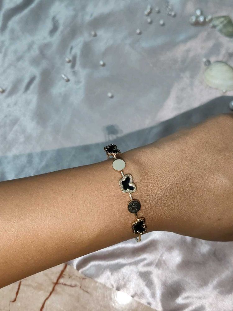 Clover Charm Bracelet