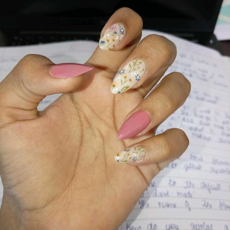 Floral Press-On Nails