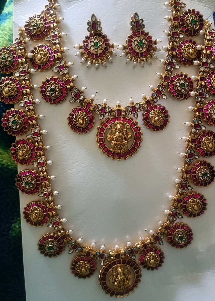 Exquisite Lakshmi Pendant Necklace Set