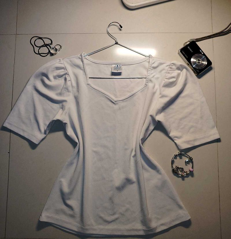 White Pretty Sleeve Sweetheart Neck Top