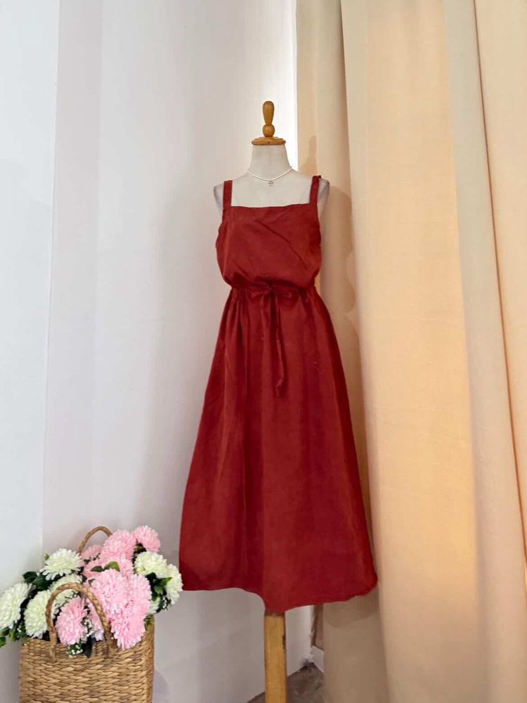 Chic Red Midi Dress