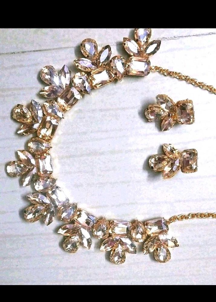 Stunning Crystal Necklace &amp; Earring Set