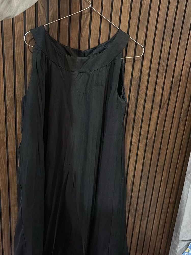 Elegant Black Sleeveless Dress