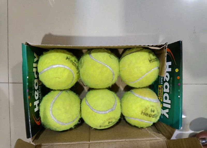 Silver's Headly Heavy Cricket Tennis Ball