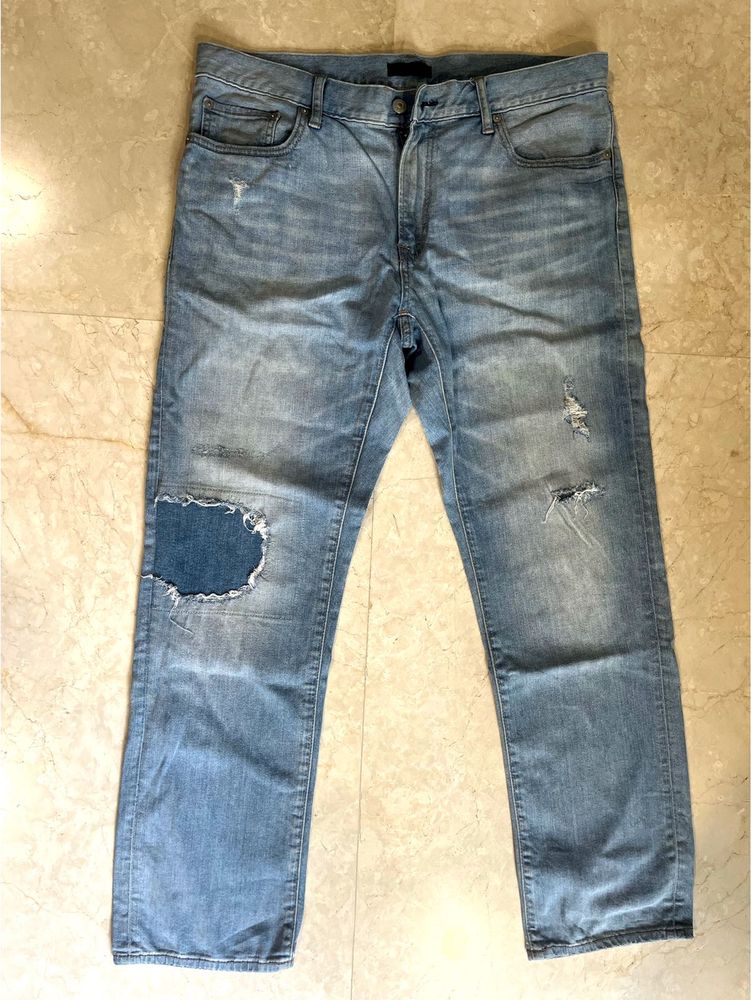 UNIQLO Distressed Unused Denim Jeans