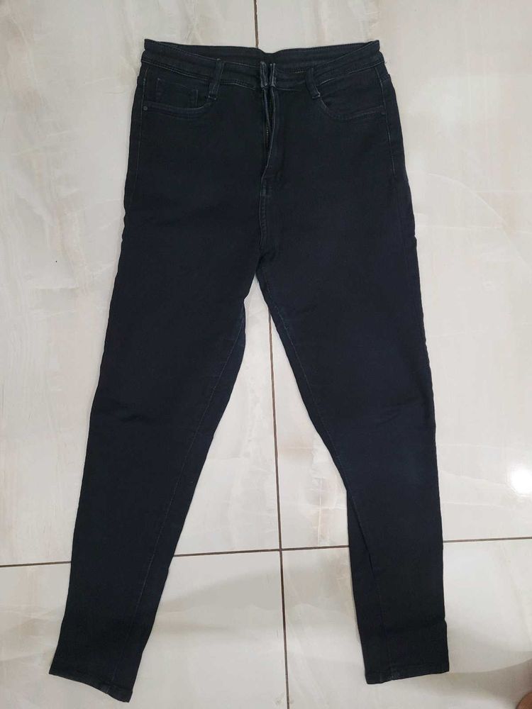 Classic Black Skinny Jeans