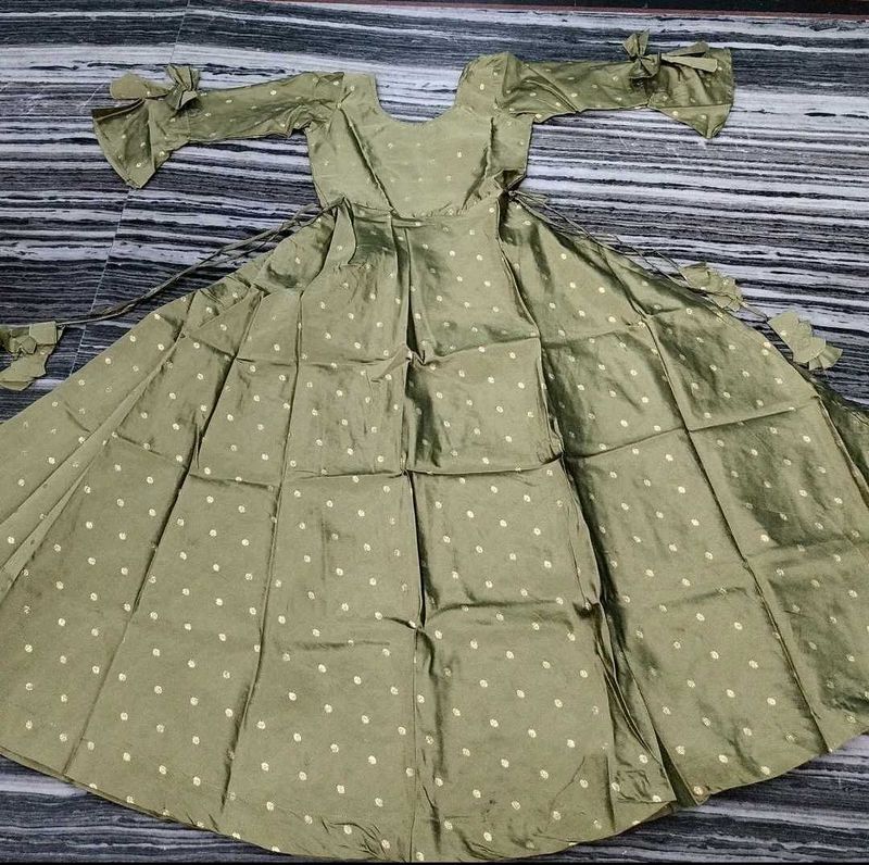 Elegant Polka Dot Ethnic gown