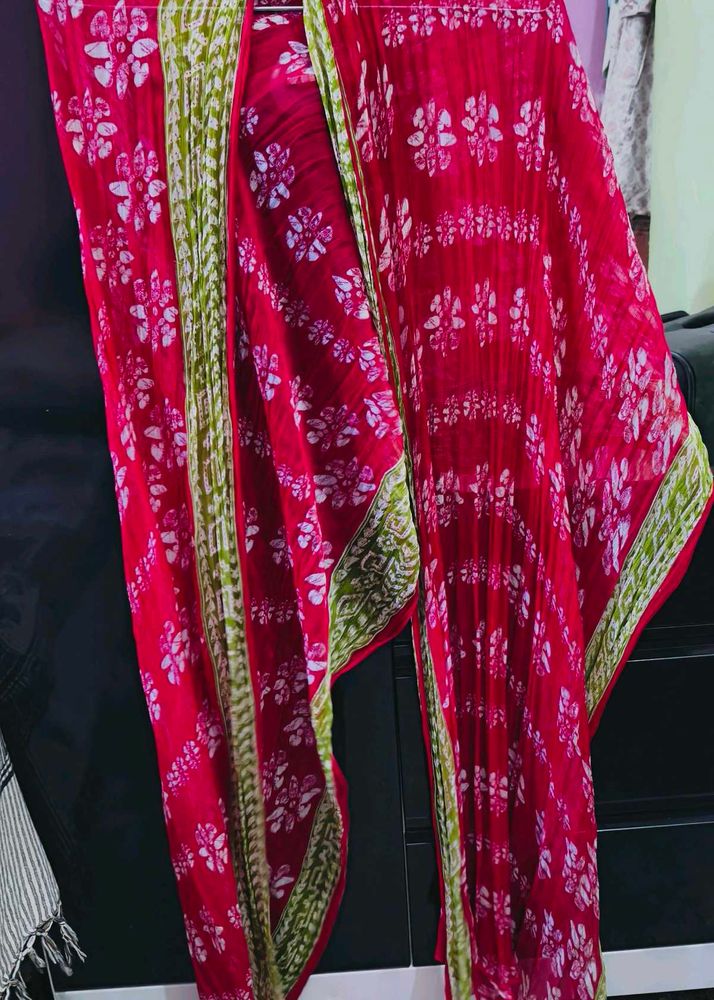 Vibrant Floral Print multi colour dupatta