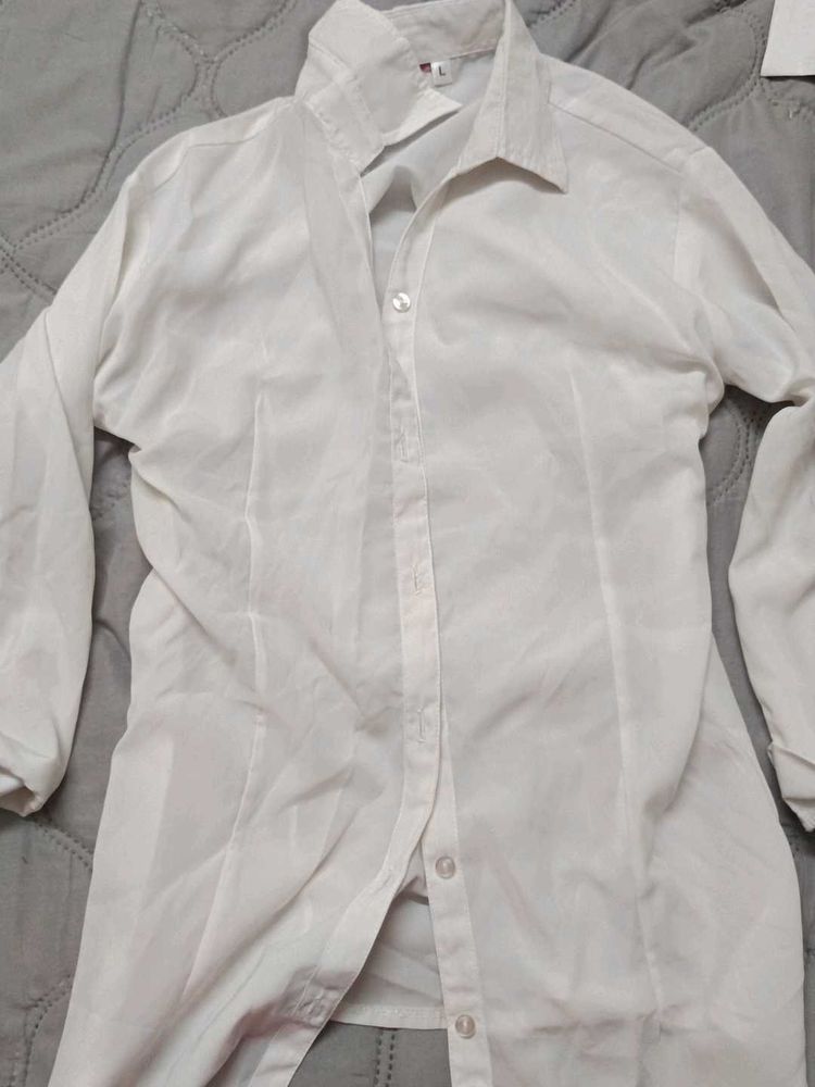 Classic White Button-Up Shirt lykra
