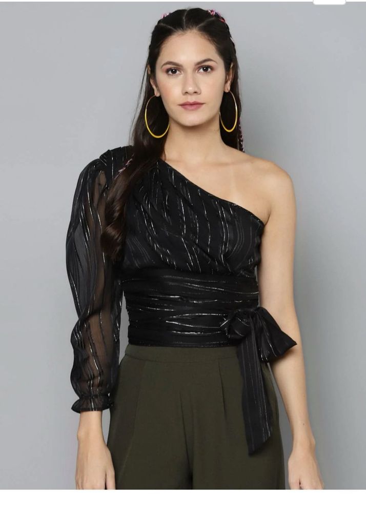 Chic One-Shoulder Black Top by sassafras