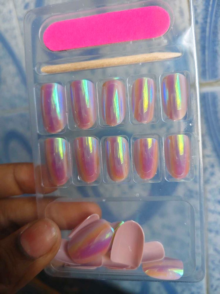 Iridescent Press-On Nails Set Pearl Metallic Mysti