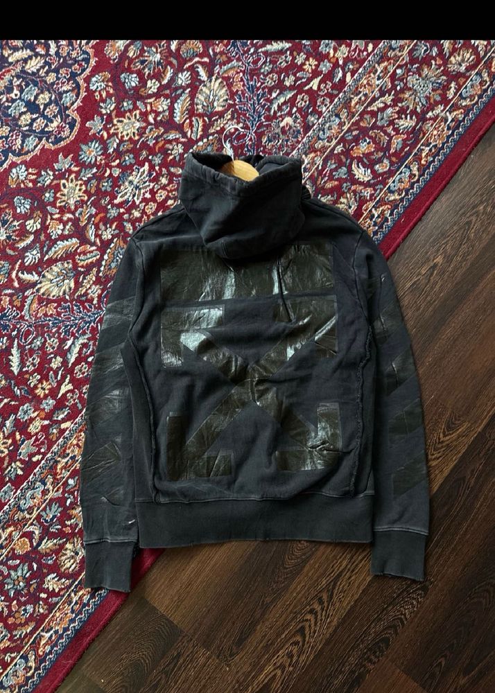 off white Sweatshirt and hoodie