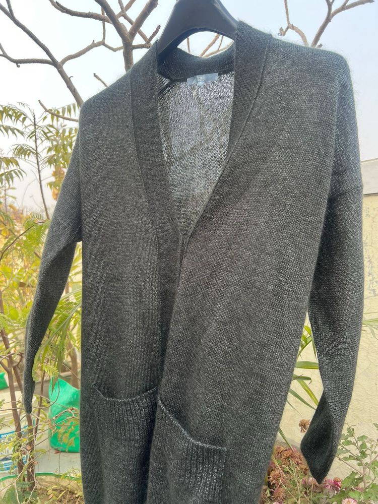 Elegant Gray Cardigan