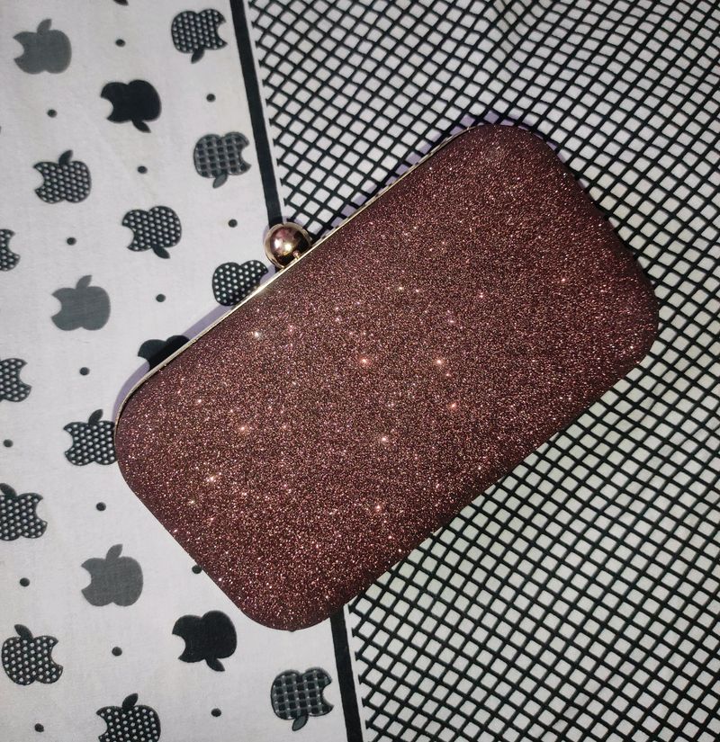 Women's clutch.