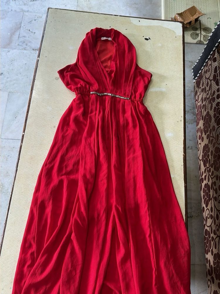 Stunning Red Maxi Dress 🌹