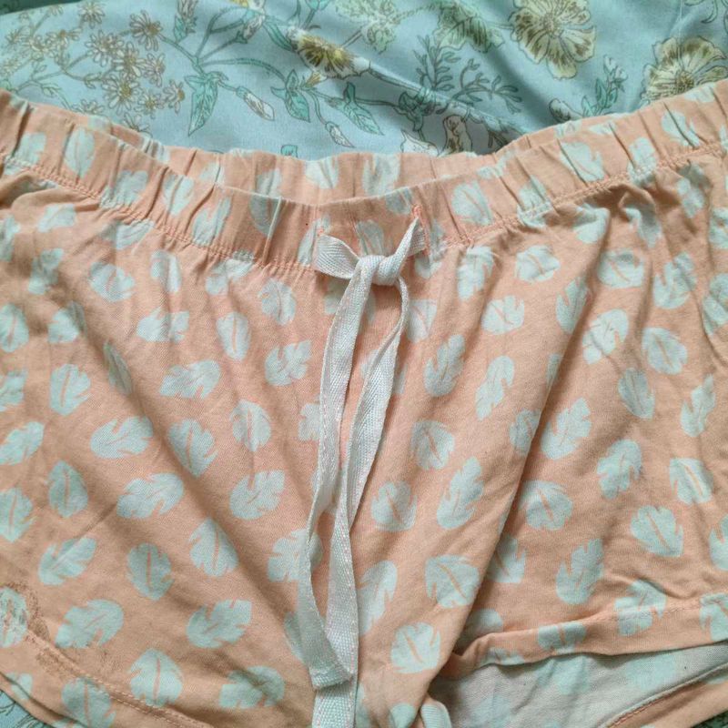 Cute Peach Leaf Print Pajama Shorts