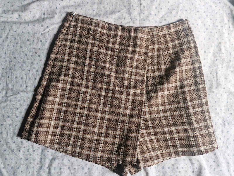Urbanic Plaid Mini pant/skirt