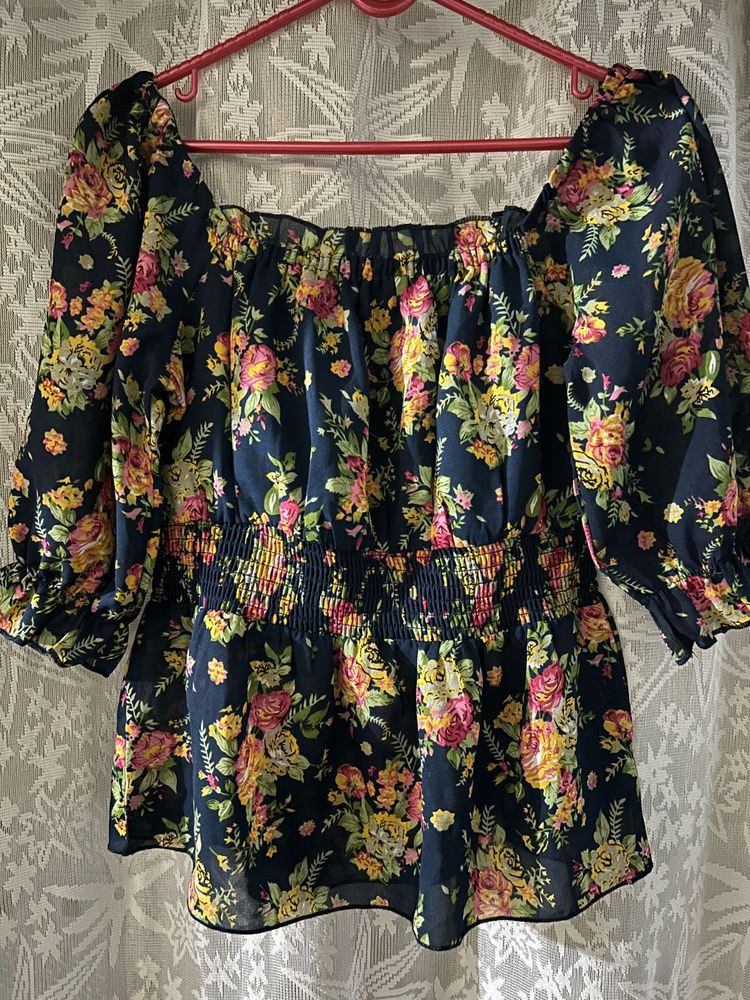 Chic Floral Print Smocked Peplum Top