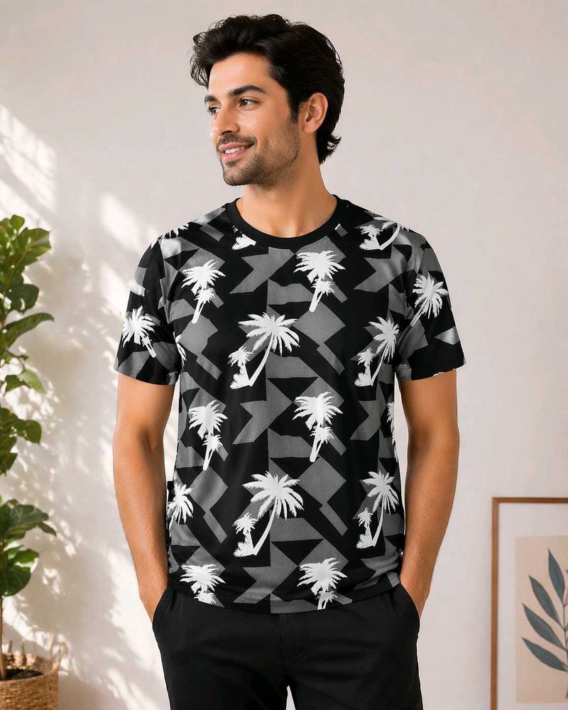 Men black tshirt