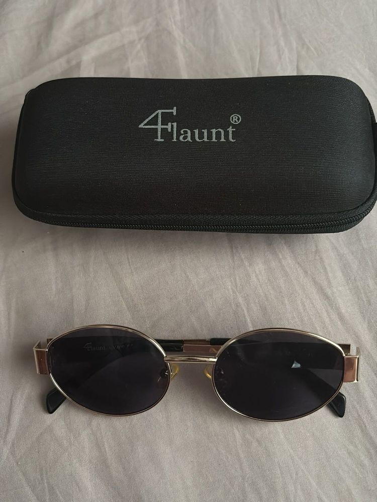 Stylish Oval Sunglasses with Case