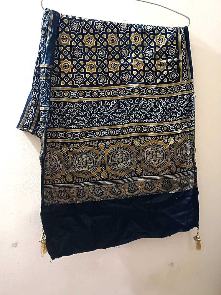 Elegant Velvet Dupatta