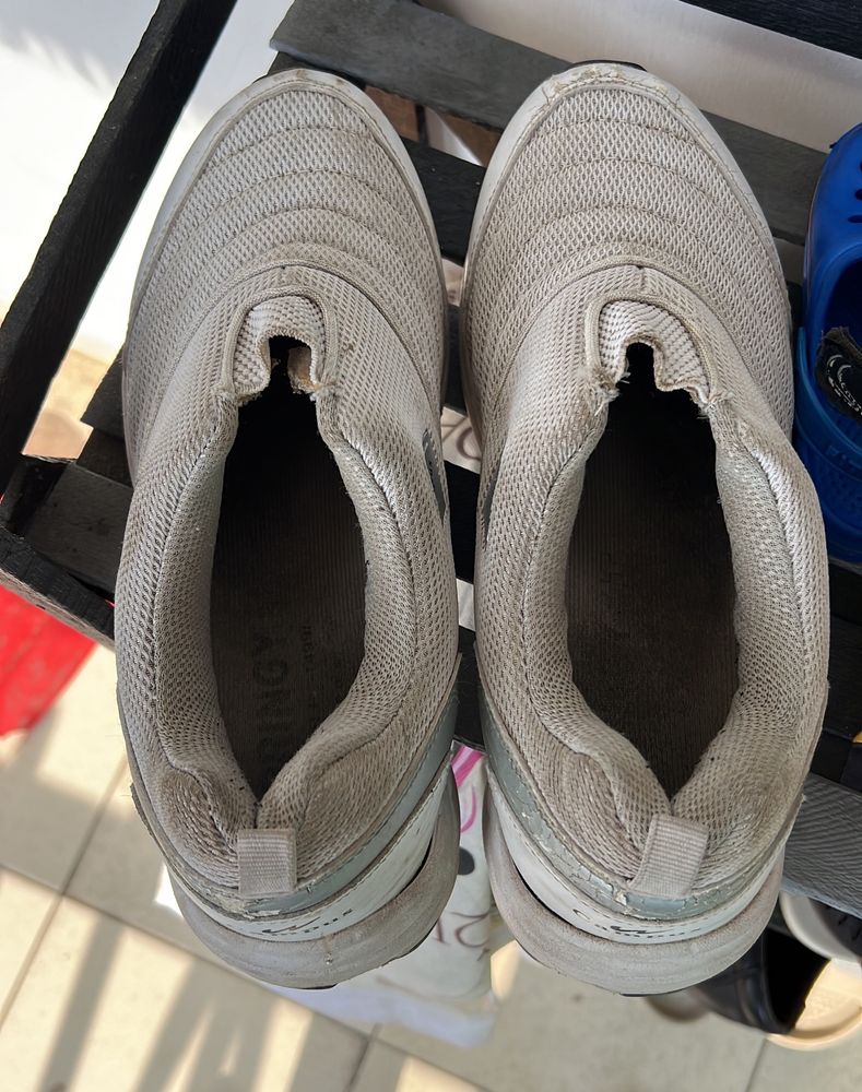 White Campus Sport Shoes EU 39 In Awesome Condition