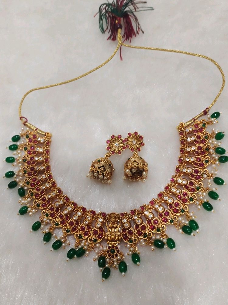 Necklace Set In Kemp Stone