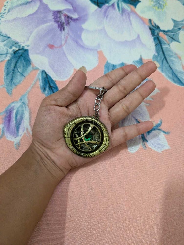 🦸 Doctor Strange Eye of Agamotto Metal Keychain