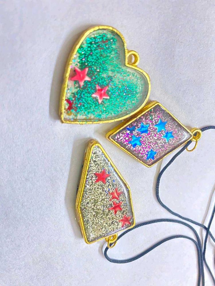Sparkling Resin Pendants Set