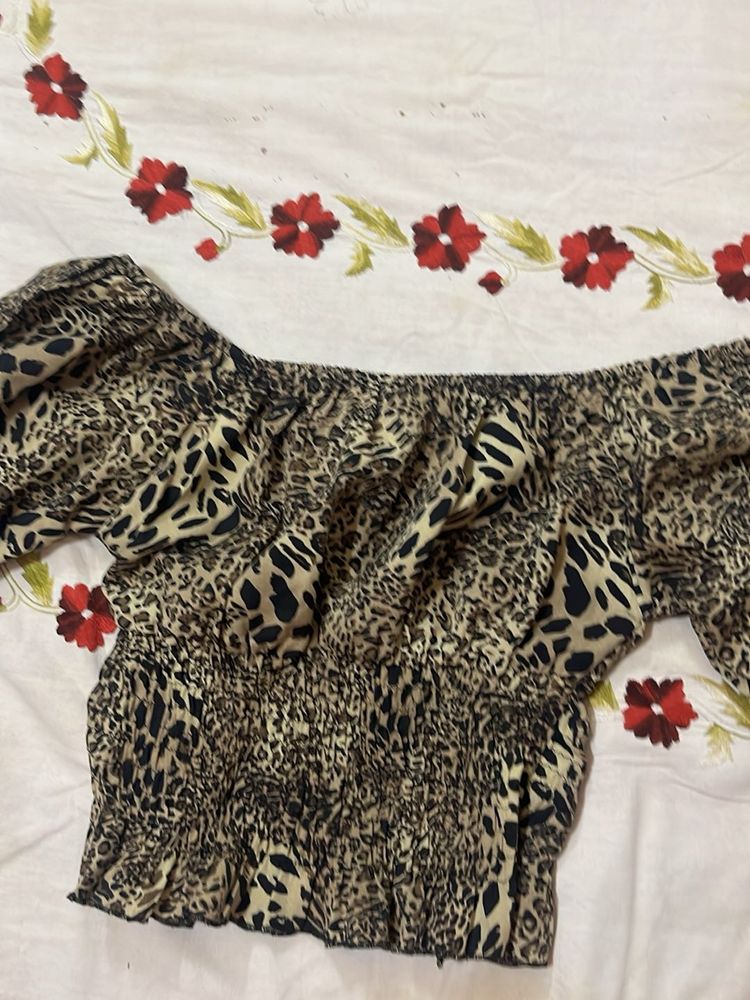 Chic Leopard Print Off-Shoulder Top