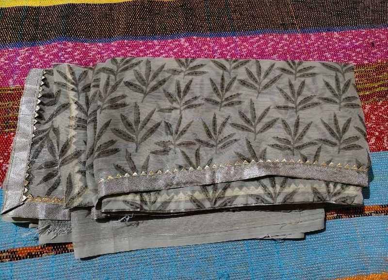 Elegant Grey Saree with Leaf Print