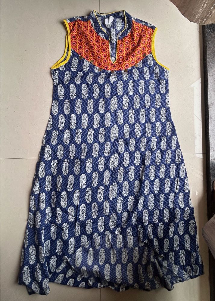 Blue Paisley Print Sleeveless Kurta
