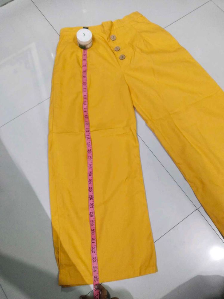 A casual yellow pant💛💛💛