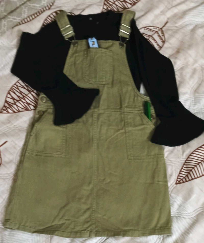 Girl,s Dungree With Top