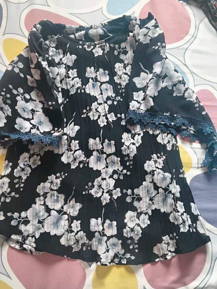 Floral Print top with Lace Detail