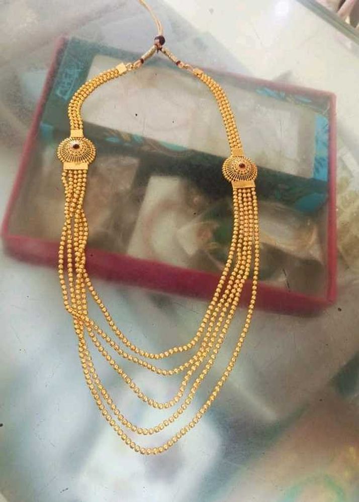Elegant Layered Gold Necklace