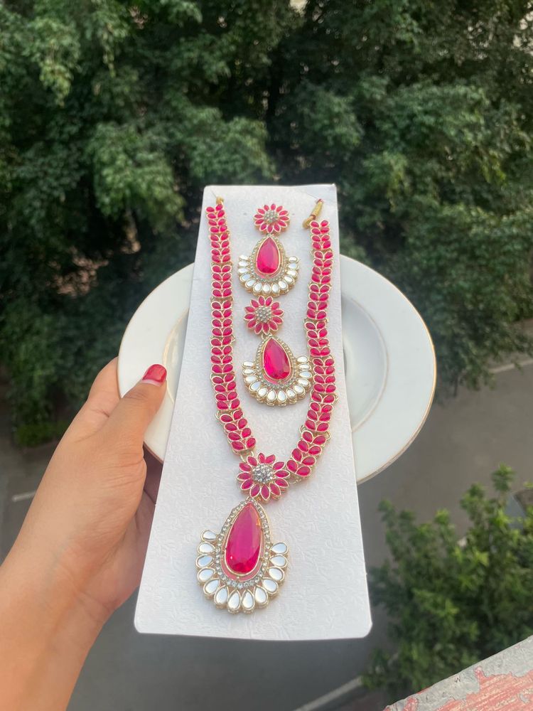 Stunning Pink &amp; White Kundan Jewellery Set