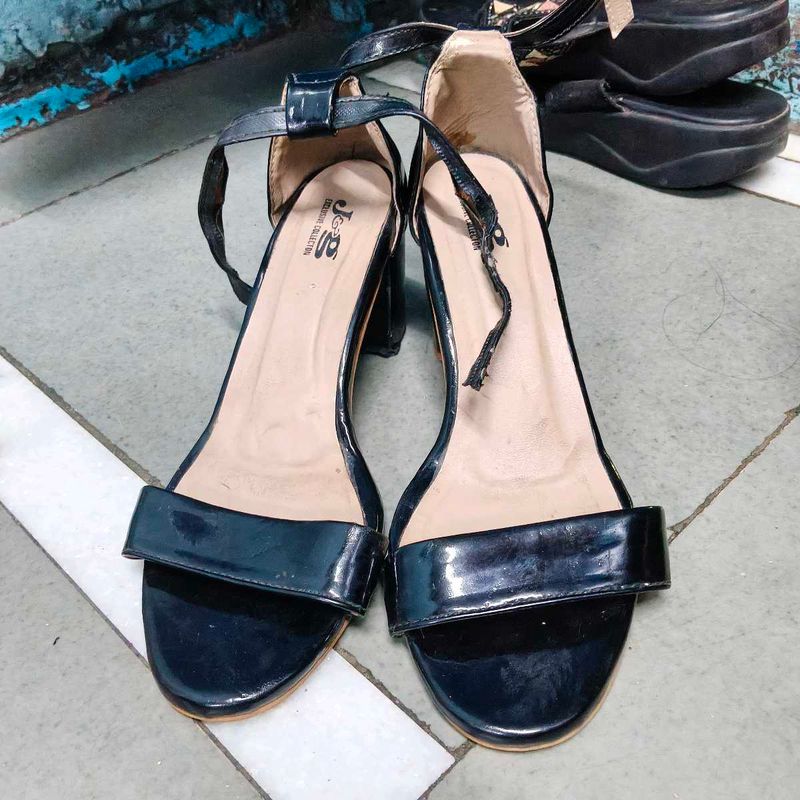 Chic Black Block Heel Sandals