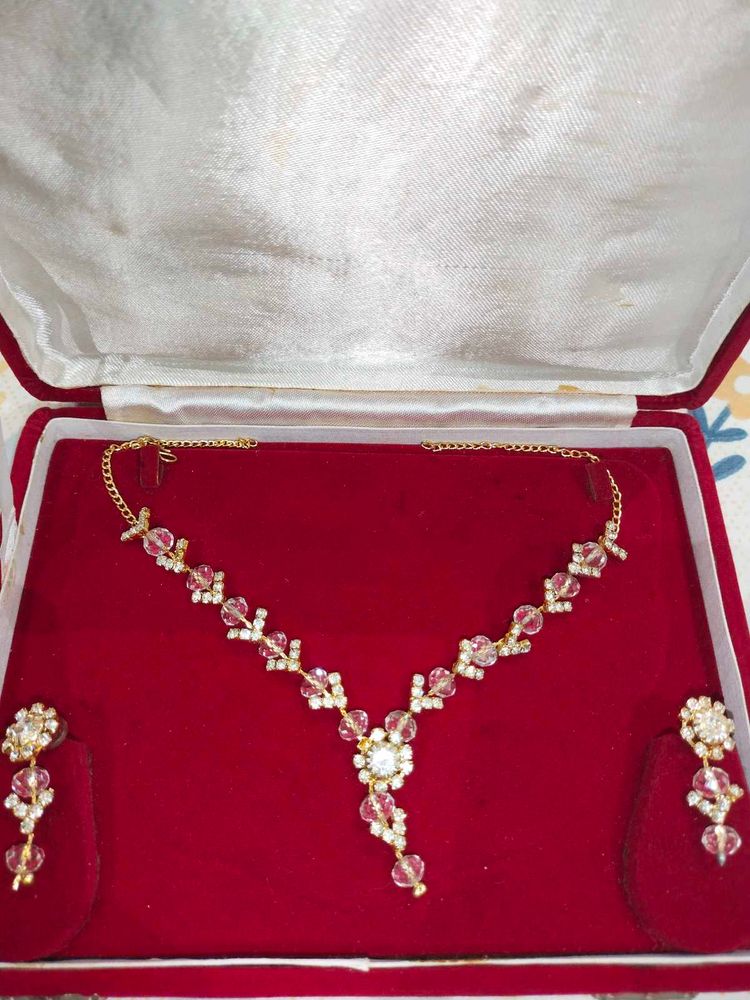 Elegant Crystal Necklace &amp; Earring Set