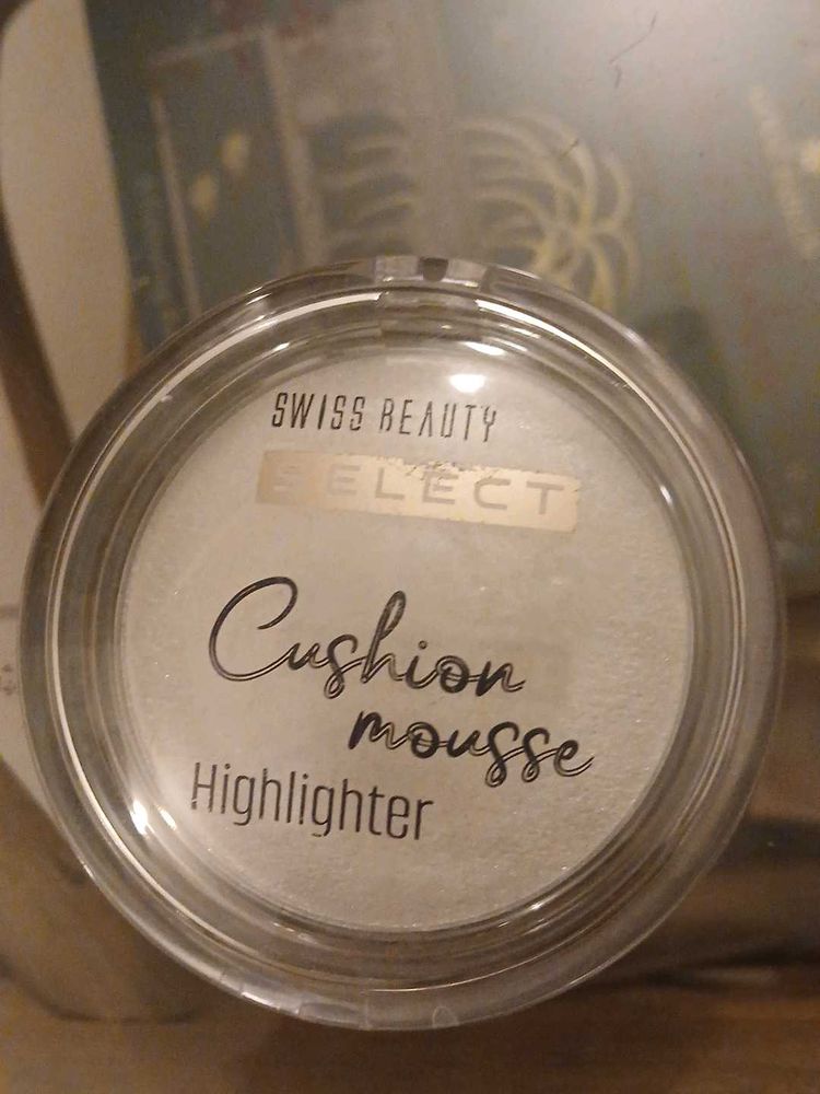 Cushion Mousse Highlighter - Pearl Glow