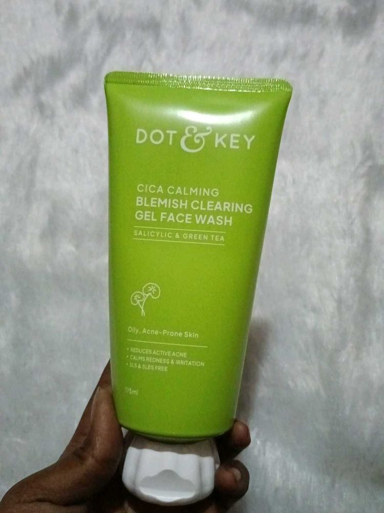 Dot &amp; Key Cica Calming Face Wash