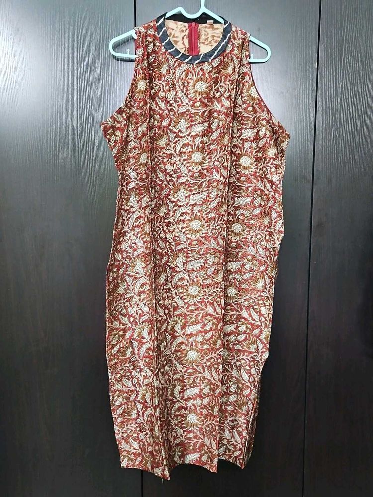 Floral Print Sleeveless Kurta