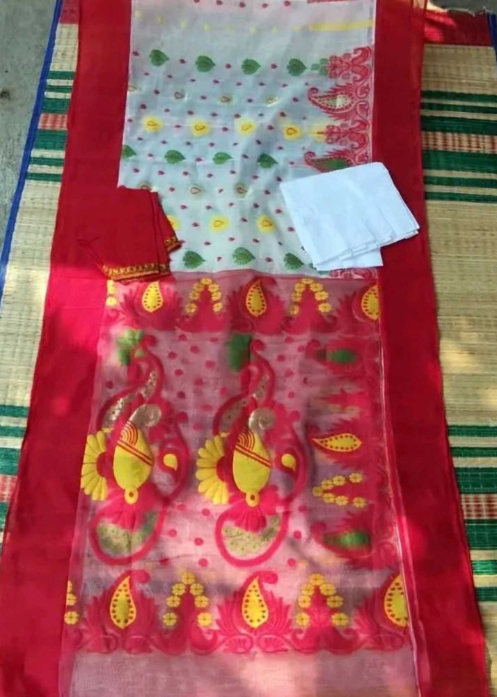 Mini Elegance: Handwoven Jamdani for Little Angel